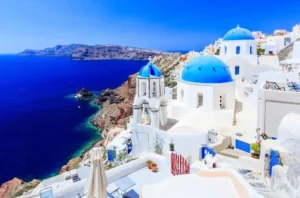 Santorini needs little Introduction, especially as beautiful Greek Islands go
